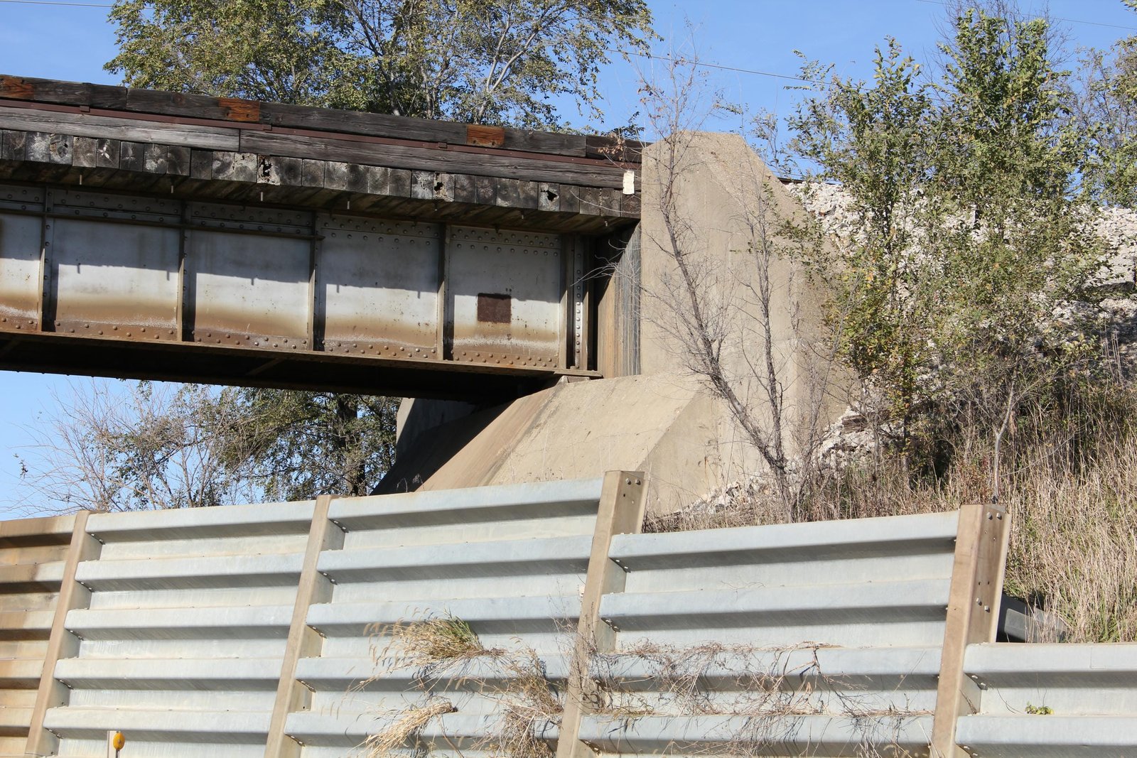 East abutment